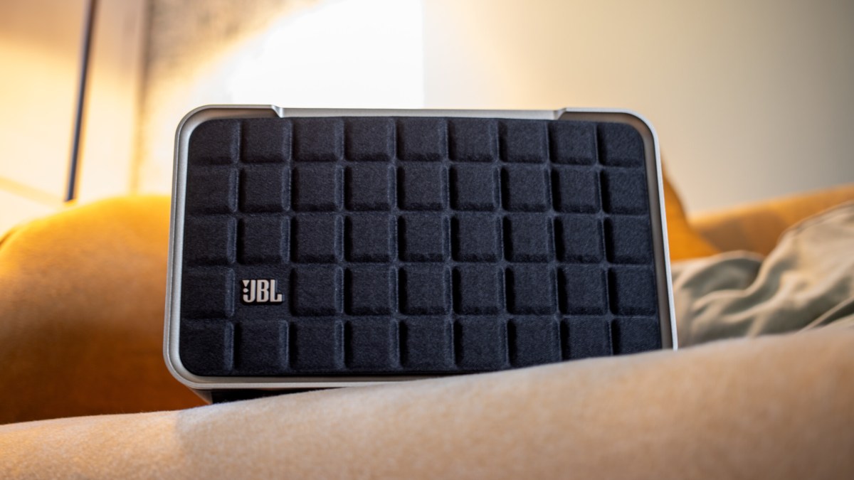 JBL Authentics 200