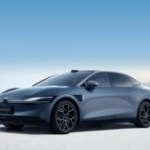 Moins chère qu’une Tesla Model 3 et plus d’autonomie qu’une Model S : cette voiture électrique impressionne