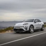 Porsche dévoile sa nouvelle voiture électrique, avec deux nouveautés bien pratiques