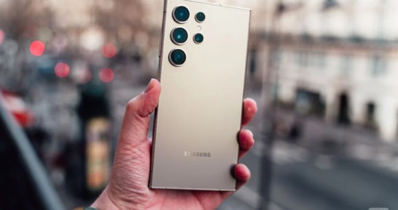 Samsung Galaxy S24 Ultra // Source : Robin Wycke - Frandroid