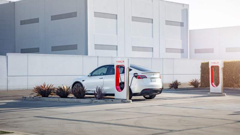 Tesla déploie enfin ses Superchargeurs 500 kW en Europe, et c’est ce pays qui ouvre le bal