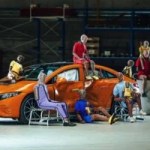 mannequins crash-test Mercedes