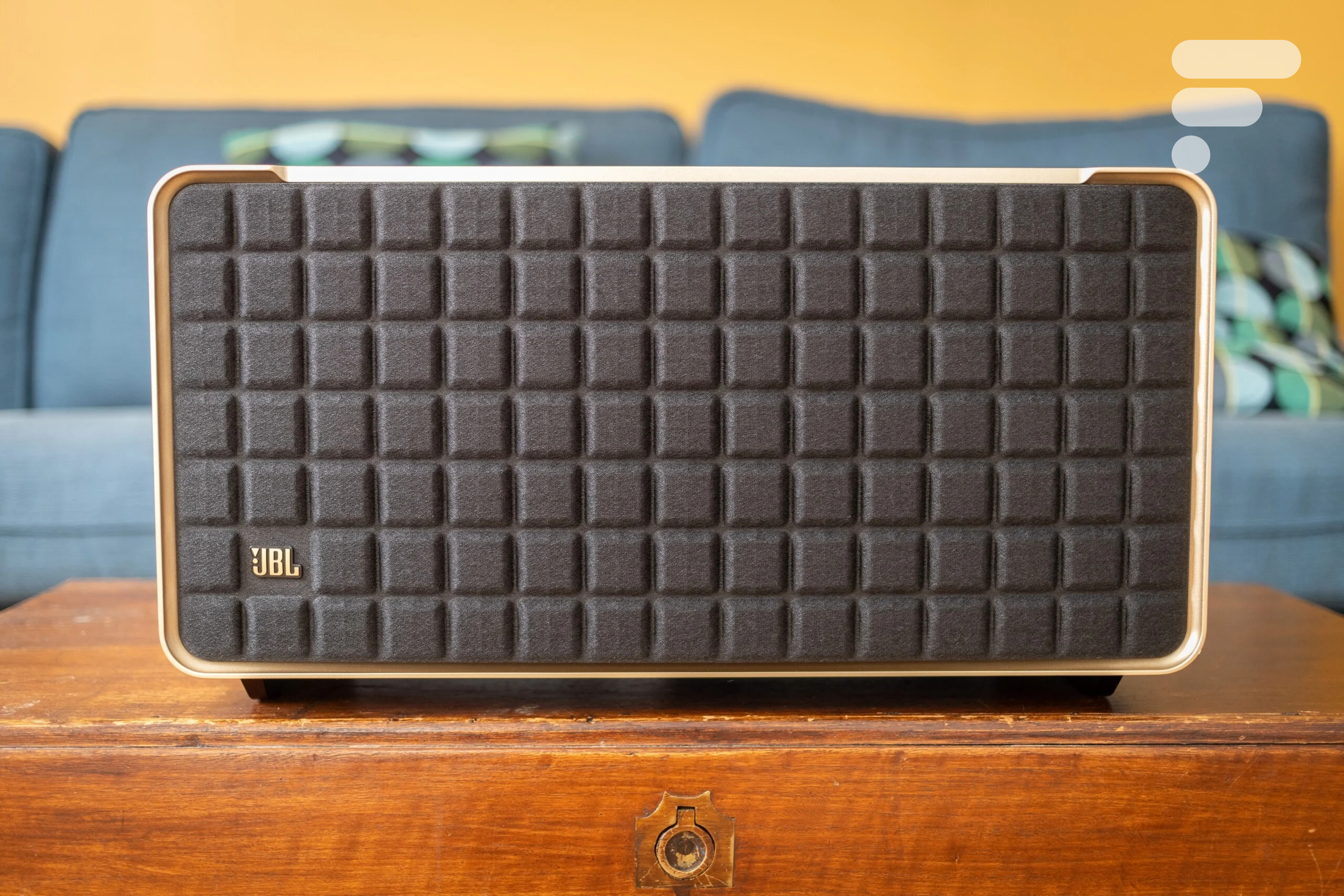JBL Authentics 500