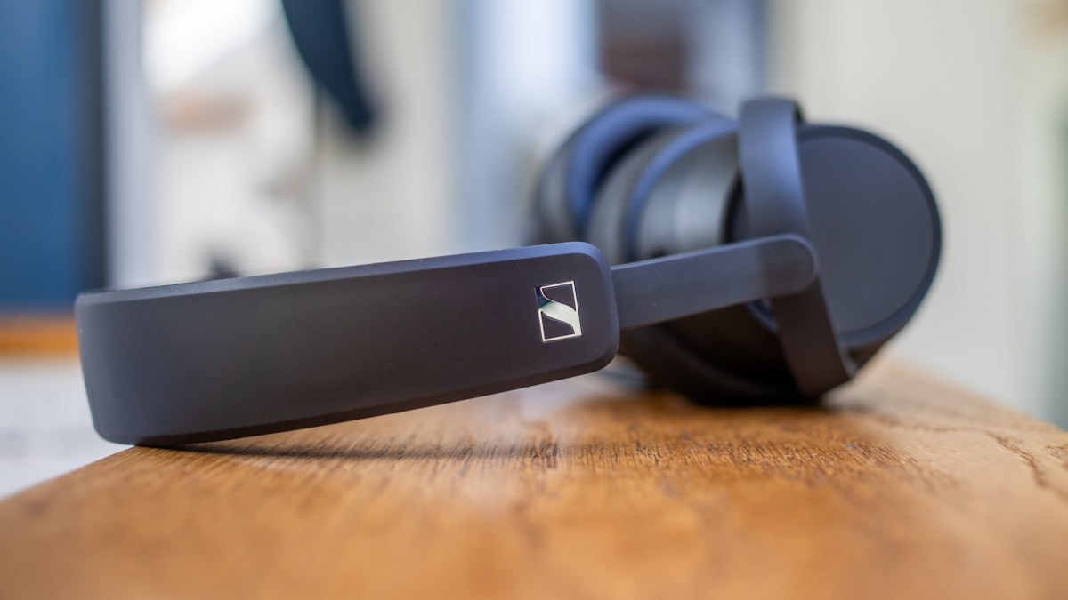 Sennheiser Accentum Plus Wireless