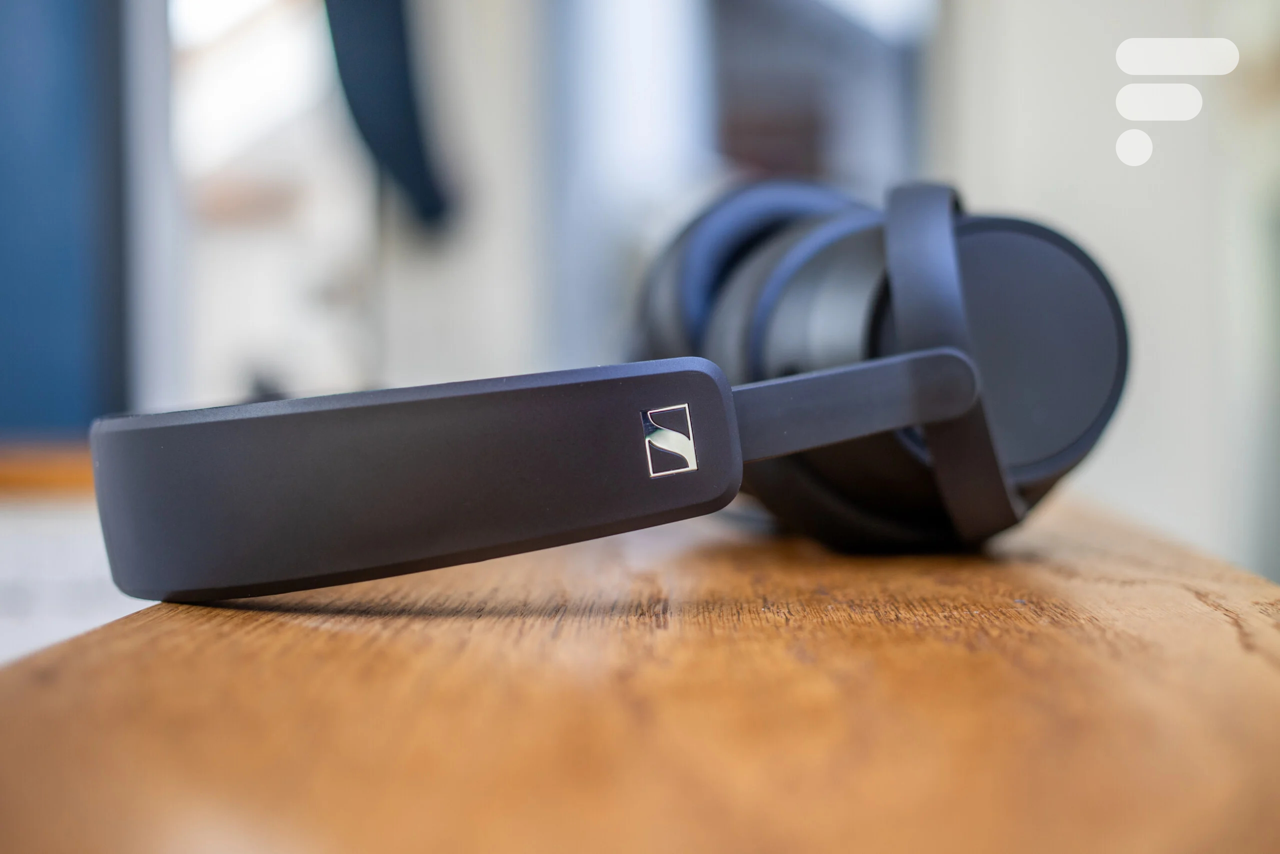 Sennheiser Accentum Plus Wireless