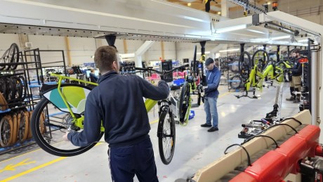 Arcade usine assemblage vélos 4