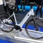 Ce nouveau vélo électrique Decathlon a droit au moteur « magique » et un meilleur confort