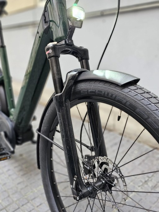 La fourche suspendue est presque obligatoire à Paris, merci Moustache ! // Source : M. Lauraux pour Frandroid