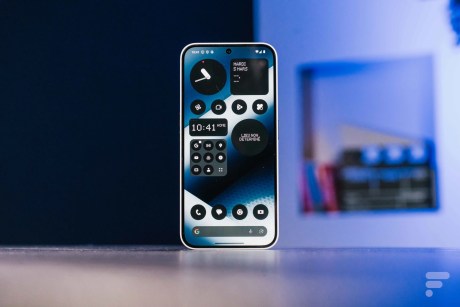 Nothing Phone (2a) // Source : Robin Wycke - Frandroid
