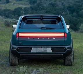 Rivian R3X - 00002