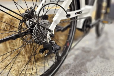 Une transmission Shimano Cues 9 vitesses. // Source : M. Lauraux pour Frandroid