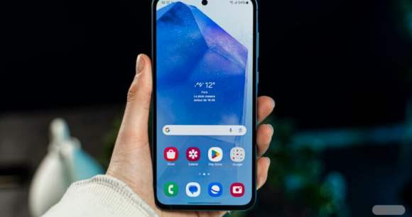 Samsung Galaxy A55 // Source : Chloé Pertuis pour Frandroid Samsung Galaxy A55 // Source : Chloé Pertuis pour Frandroid