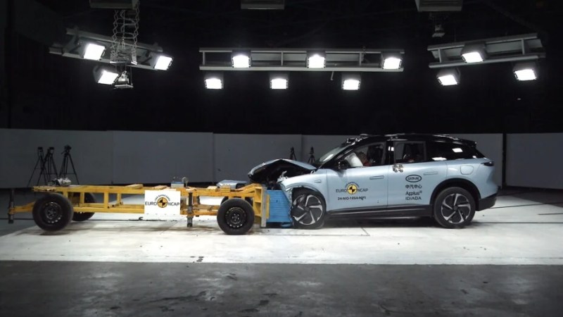 Les voitures électriques seront plus sûres en Europe grâce à ce nouveau crash-test… qui n’est pas obligatoire