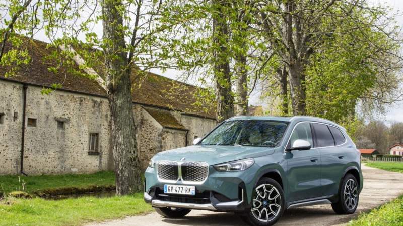 Plus d&rsquo;autonomie pour le même prix&nbsp;: BMW améliore ses 2 voitures électriques les plus accessibles
