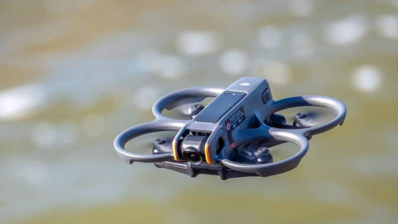 Avec 350&nbsp;€ de remise et deux batteries supplémentaires, ce pack DJI Avata 2 vaut clairement le détour