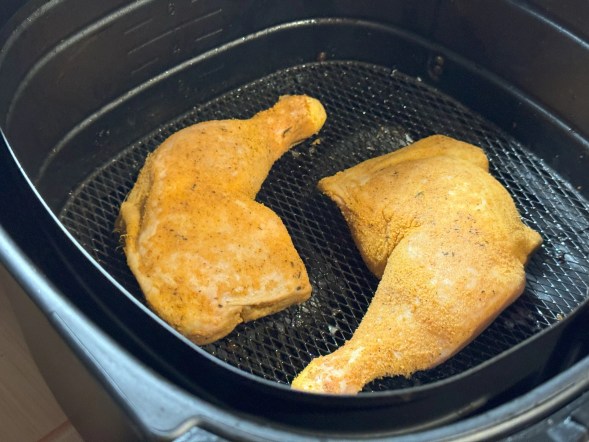 Philips Série 7000 Connecté Airfryer XXL 8,3L Poulet cru 02