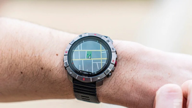 Pour les coureurs, trailers, trekkeurs et autres athlètes outdoor : cette montre connectée Polar avec une ceinture cardio est 150 € moins chère