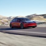 La dernière mise à jour Tesla améliore la conduite sur autoroute, de jour comme de nuit