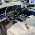 On est montés à bord du Cadillac Optiq, une alléchante voiture électrique sous Android Automotive vendue en France