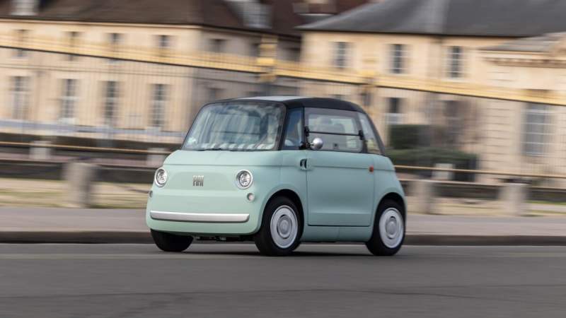 Après les lycéens en Europe, la petite Fiat Topolino sans permis est devenue le nouveau jouet des riches Américains