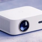 Ce vidéoprojecteur compact FHD est petit, comme son prix, qui ne dépasse pas les 100 € Ce vidéoprojecteur compact FHD est petit, comme son prix, qui ne dépasse pas les 100 €