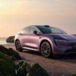 Huawei s’attaque au Tesla Model Y avec la Luxeed R7, sa nouvelle voiture électrique