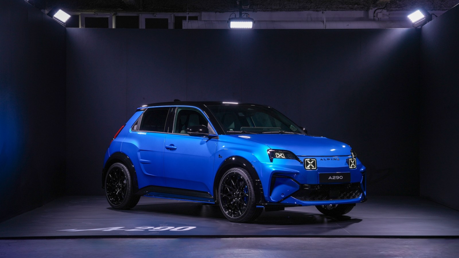 On est montés à bord de l’Alpine A290 : la R5 électrique en version ...