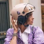 Ce casque connecté pour vélo et trottinette intègre une assurance : mais que couvre-t-elle vraiment ?