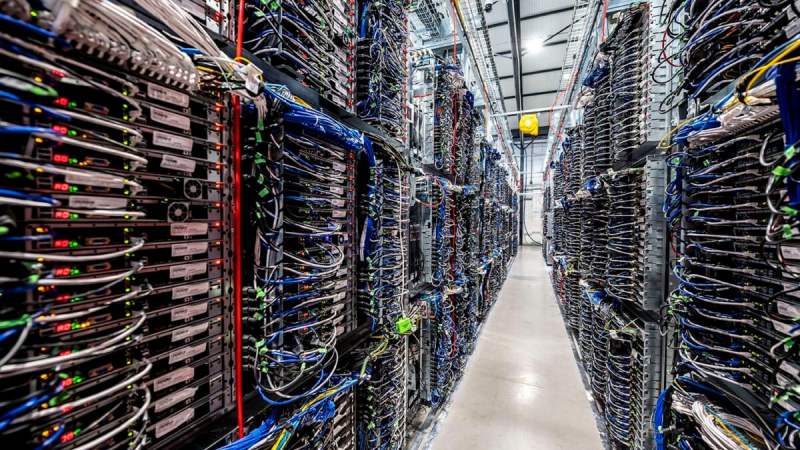 Data centers : l’IA prive-t-elle déjà des habitants d’eau et d’électricité ?