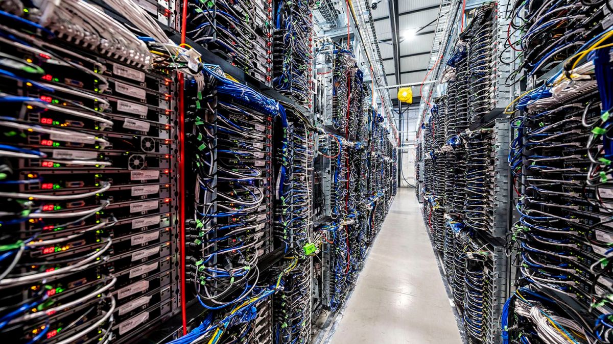 Data centers : l’IA prive-t-elle déjà des habitants d’eau et d’électricité ?