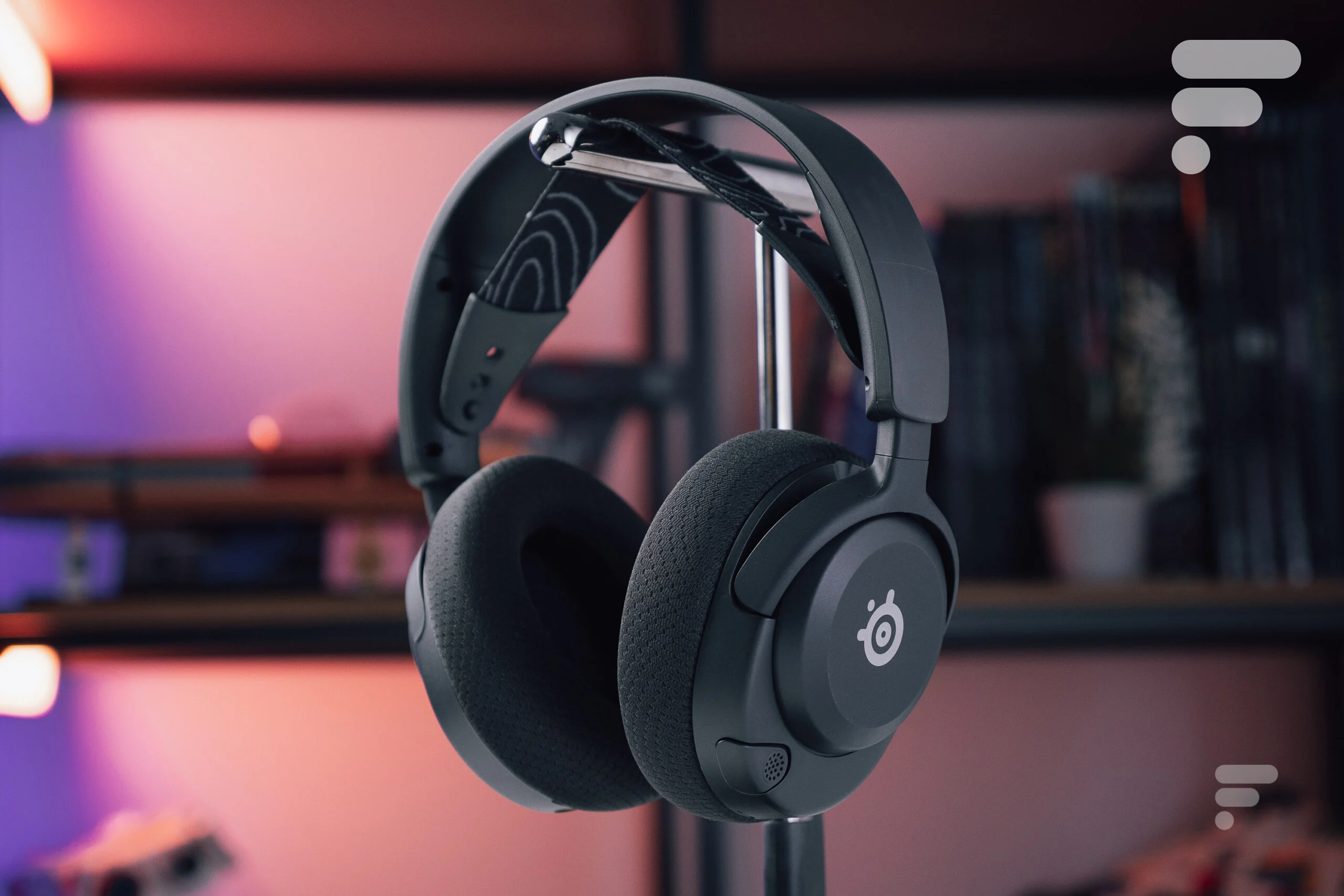 SteelSeries Arctis Nova 5