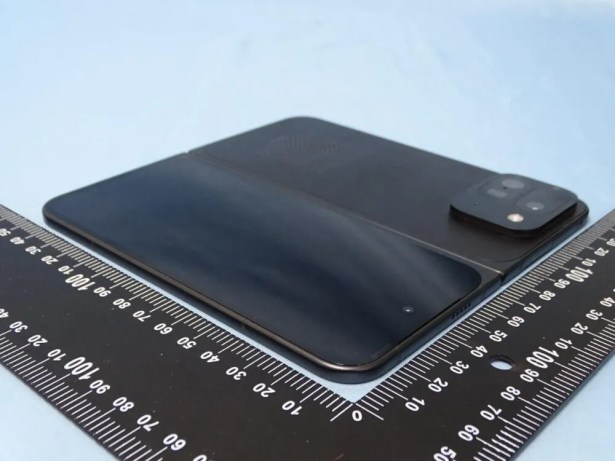 Google Pixel 9 Pro Fold // Source : NCC