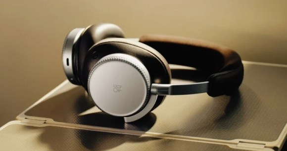 Bang&Olufsen Beoplay H100 // Source : B&O