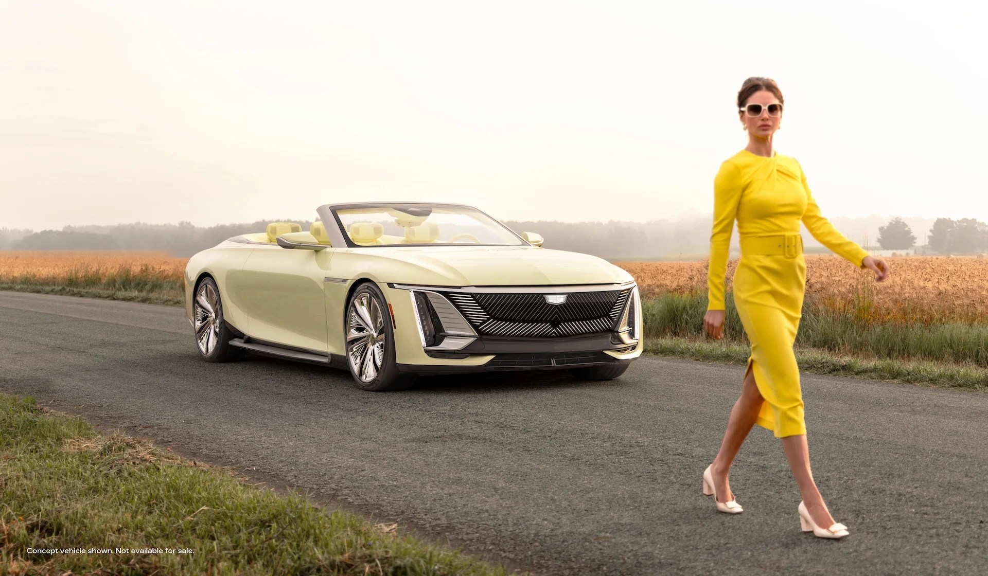 ¾ Front view of Cadillac SOLLEI concept vehicle in exterior paint color Manila Cream.