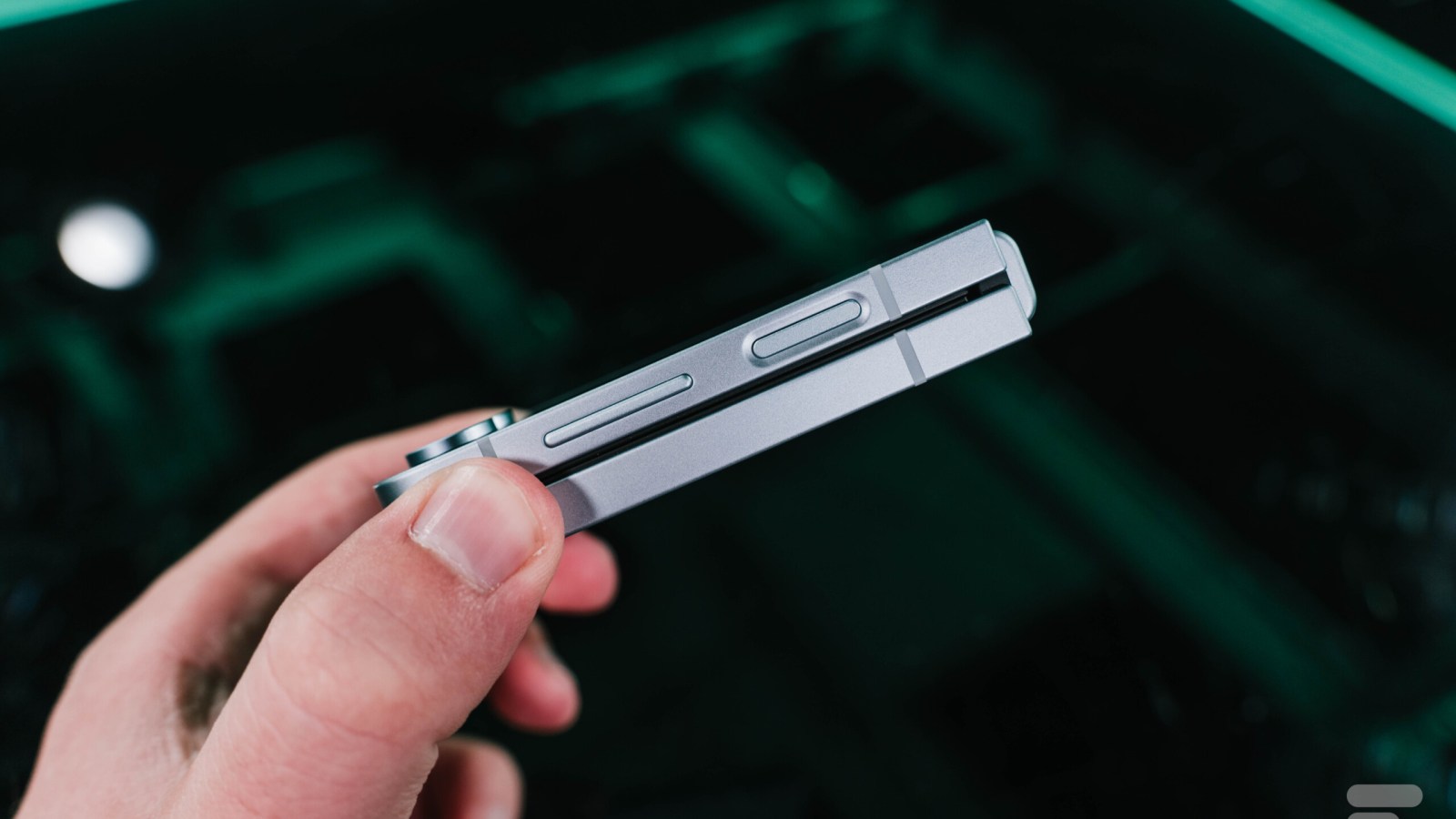 Ces smartphones pliables tombent 10 fois plus en panne (et Fnac Darty a les chiffres)