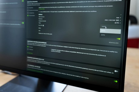 Le nombre de FPS maximal est de 120, mais certains jeux compétitifs supportent 240 FPS