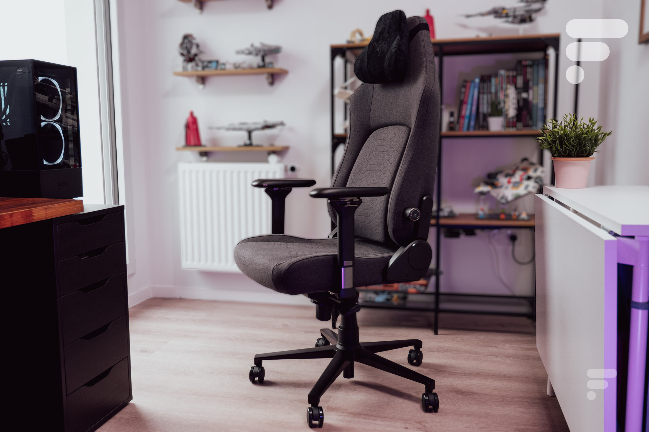 Razer Iskur V2