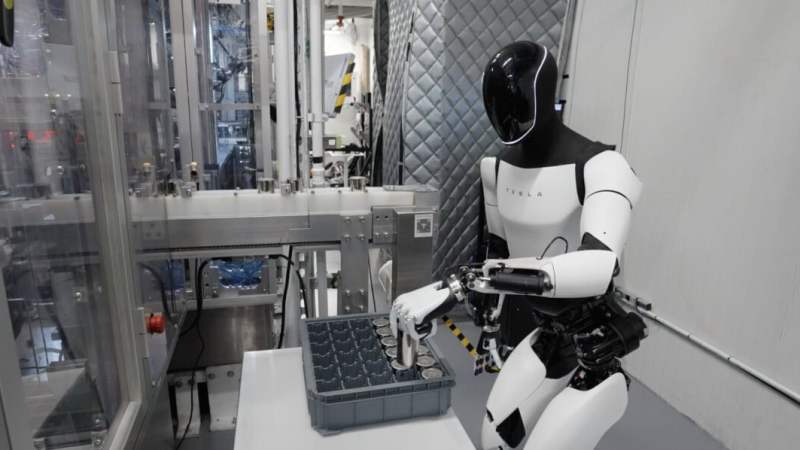 «&nbsp;Les robots américains ont un problème&nbsp;»&nbsp;: BYD s’attaque à Tesla avec ses propres humanoïdes