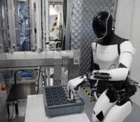 Tesla Optimus robot