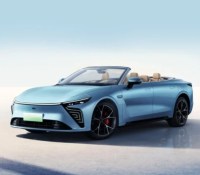 Cette marque chinoise de voitures électriques qui arrive en Europe nous fait saliver avec ce cabriolet hors norme