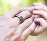 L'Amazfit Helio Ring // Source : Chloé Pertuis - Frandroid L'Amazfit Helio Ring // Source : Chloé Pertuis - Frandroid