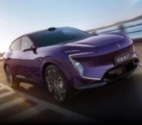 Huawei dévoile sa nouvelle voiture électrique : un SUV qui vise la Tesla Model Y