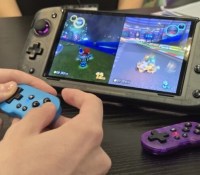 On a joué à la Nintendo Switch avec cette mini-manette plus petite qu’une CB