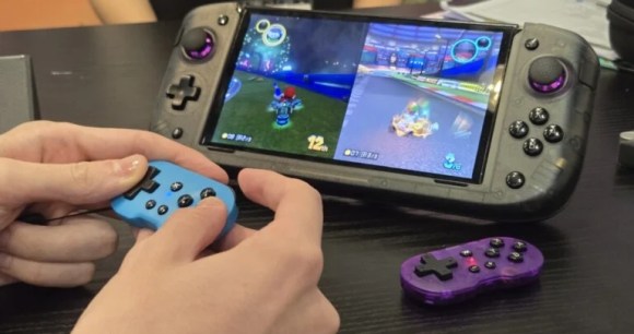 On a joué à la Nintendo Switch avec cette mini-manette plus petite qu’une CB