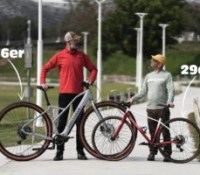 Ces gigantesques et impressionnants vélos électriques mettent le paquet pour séduire les grandes tailles