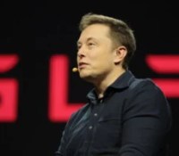 Elon Musk poursuit l’entreprise derrière ChatGPT pour « escroquerie »