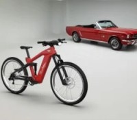 Ford lance deux « vélos électriques » inspirés de voitures légendaires