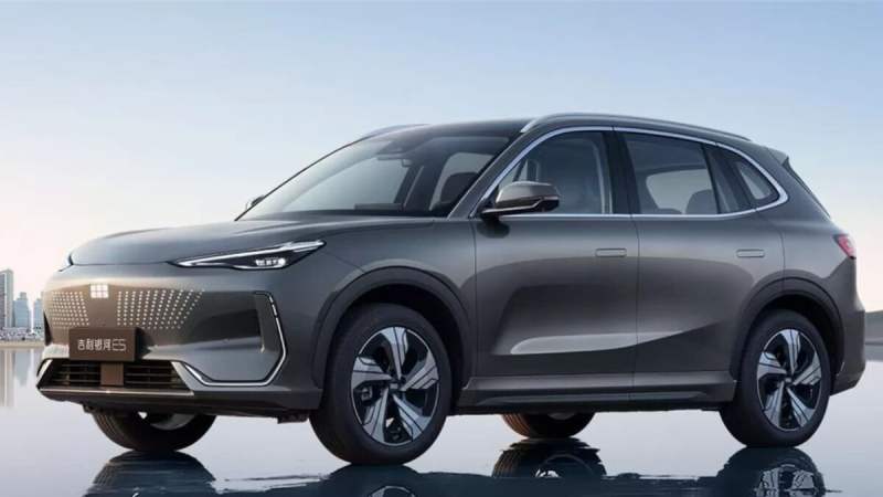 Geely arrive en France avec ce SUV électrique&nbsp;: voici le prix et l&rsquo;autonomie du Geely E5