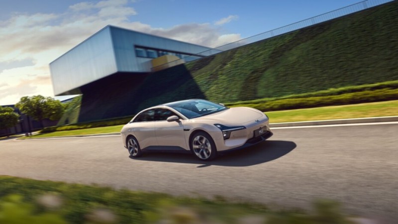 La Xpeng à 20 000 € concurrente de la Tesla Model 3 arrive bientôt en Europe : la Mona M03