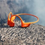 Idéal pour les sportifs, le dernier casque à conduction osseuse de chez Shokz est quasi à moitié prix